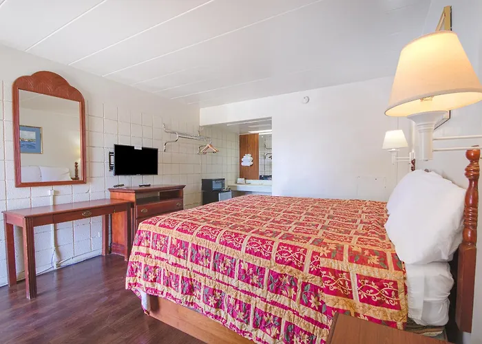 Near Downtown By Oyo 2*